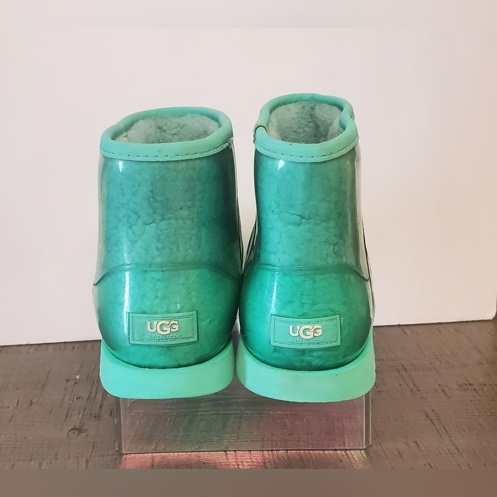 UGG Women Size 5  Aqua Boots - Picture 3 of 8